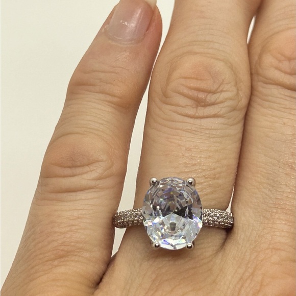 NEW Sterling Silver Oval Diamond Cubic Zirconia Ring - Picture 3 of 8